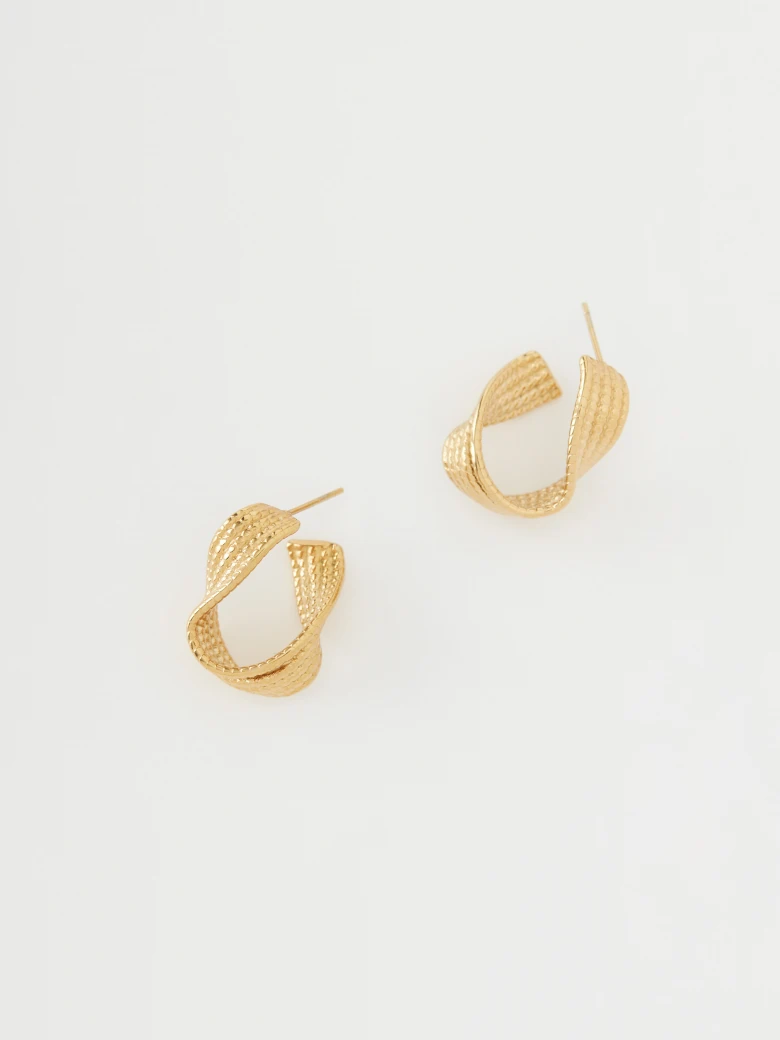 Delicate gold earrings