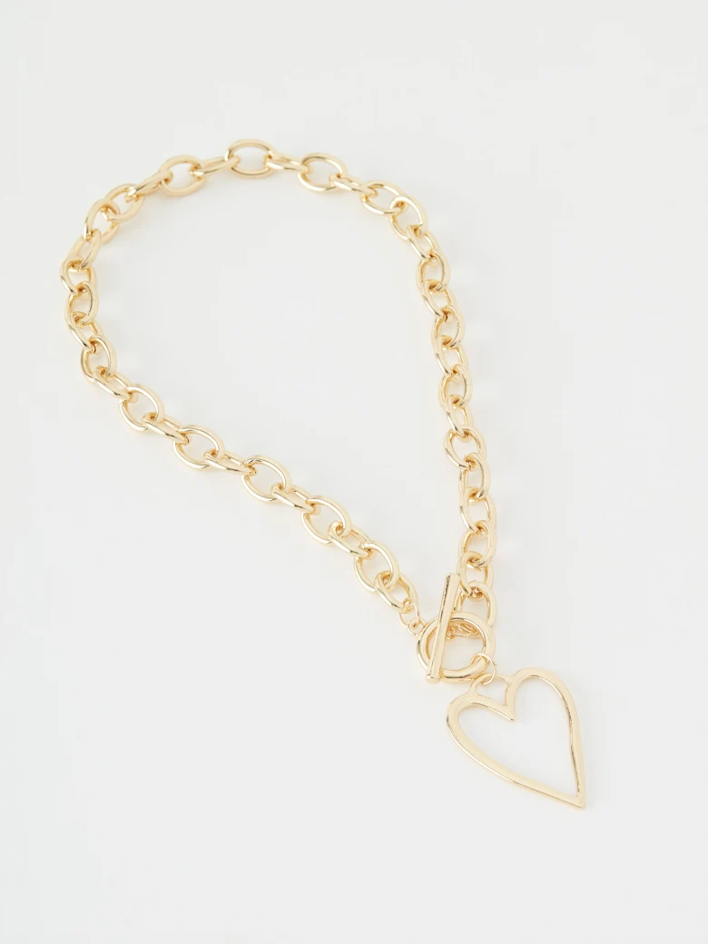 Necklace with heart-shaped pendant