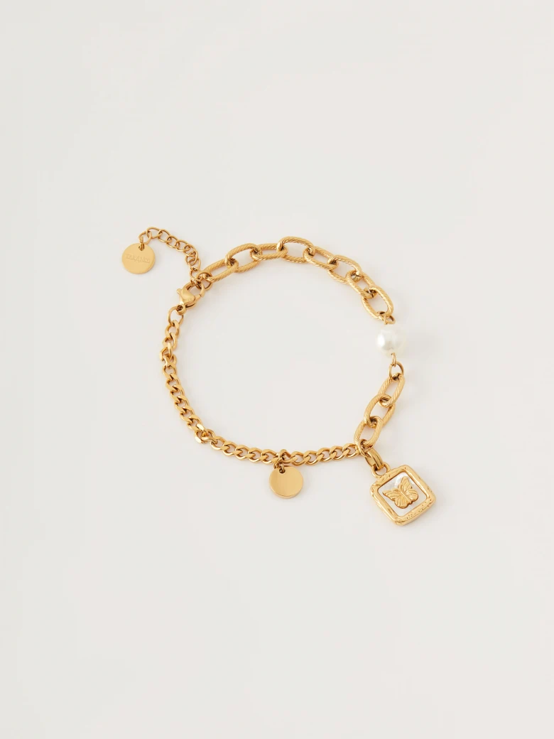 Bracelet with pearl and butterfly pendant
