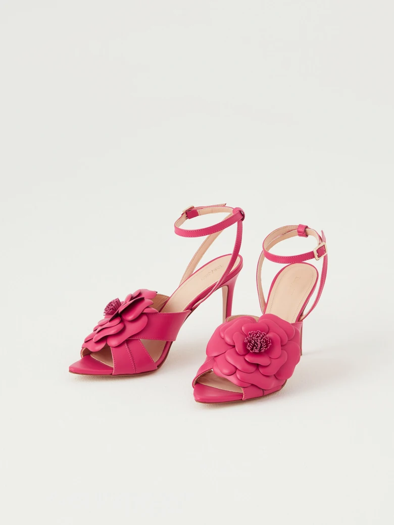 Pink premium sandals with flower
