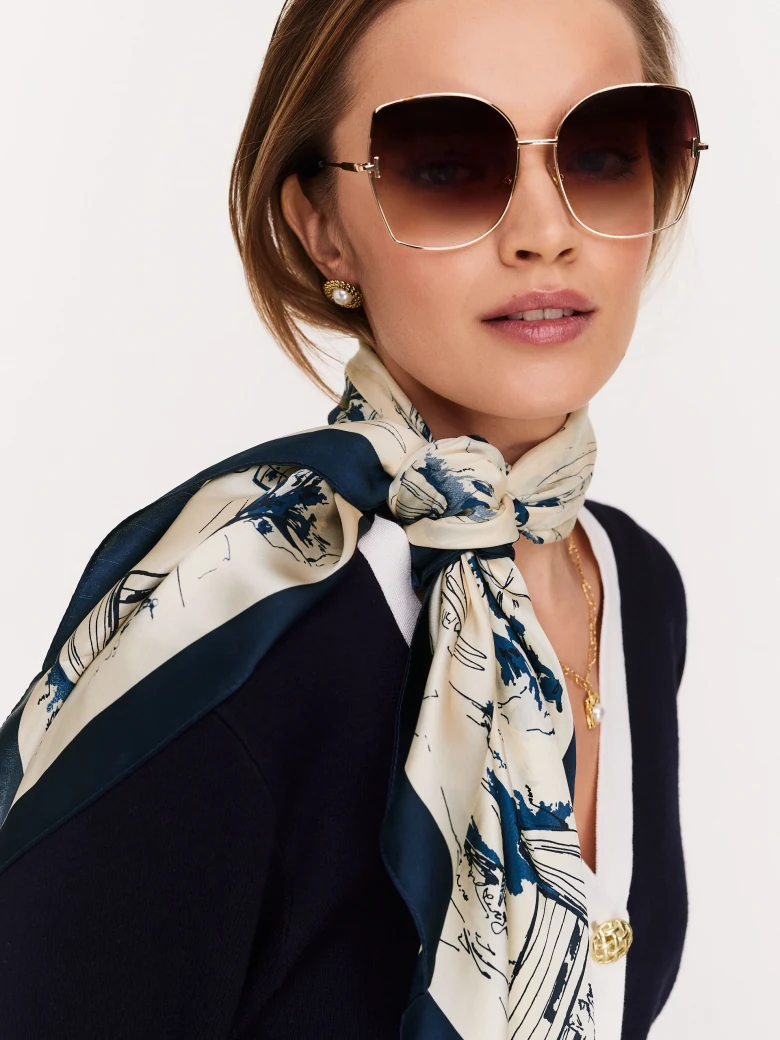 Silk scarf in regular pattern