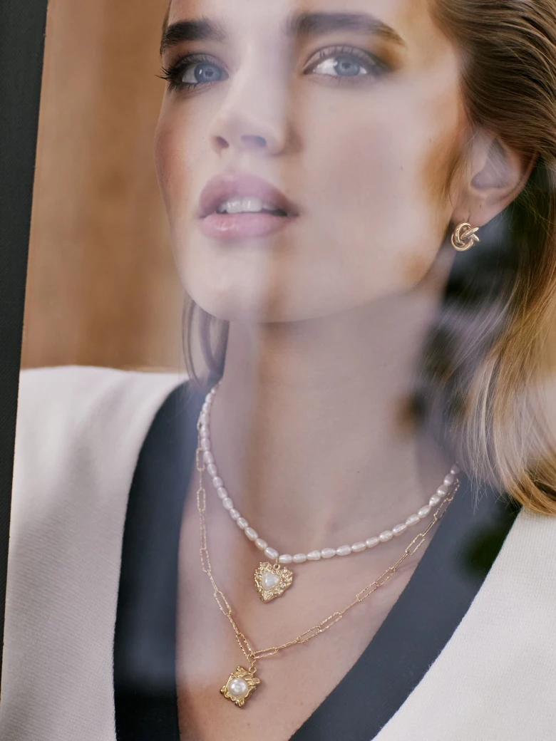 Elegant earrings on sticks