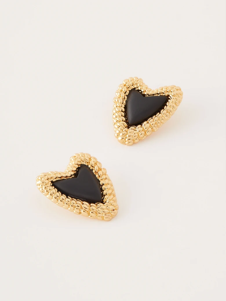 Copper earrings in the shape of hearts