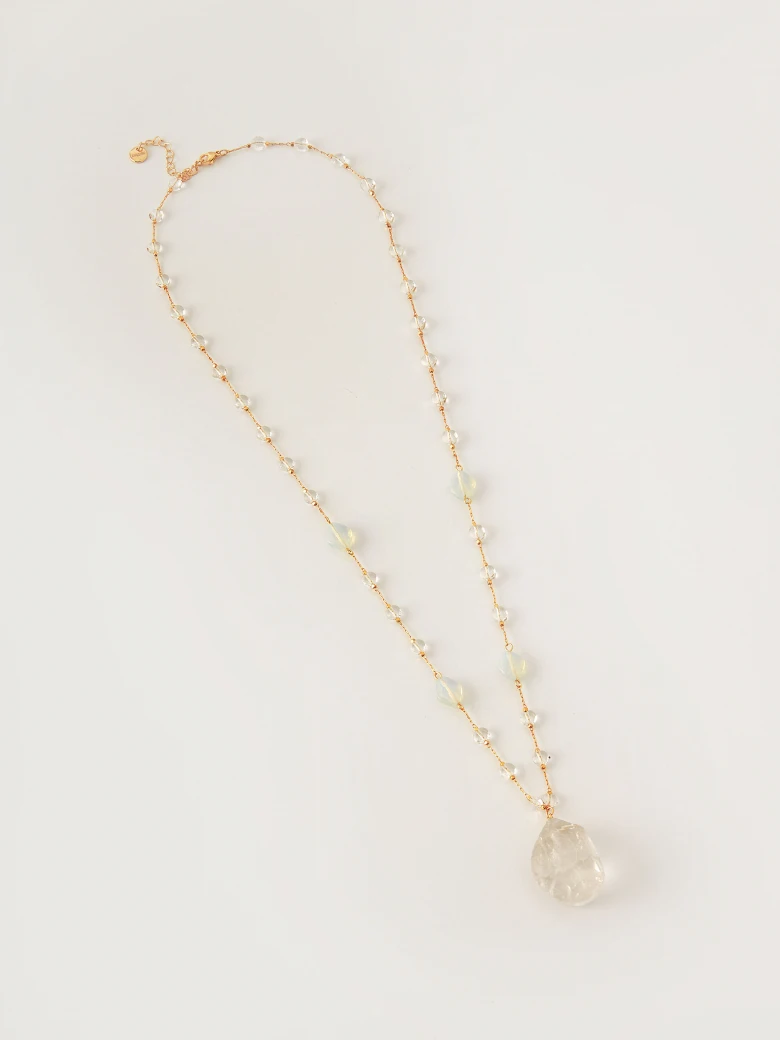 Long necklace with rock crystal