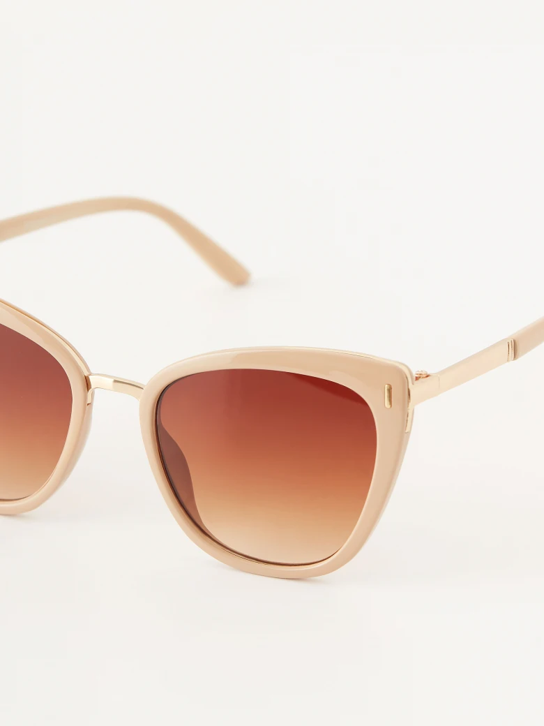 Beige cat-eye sunglasses