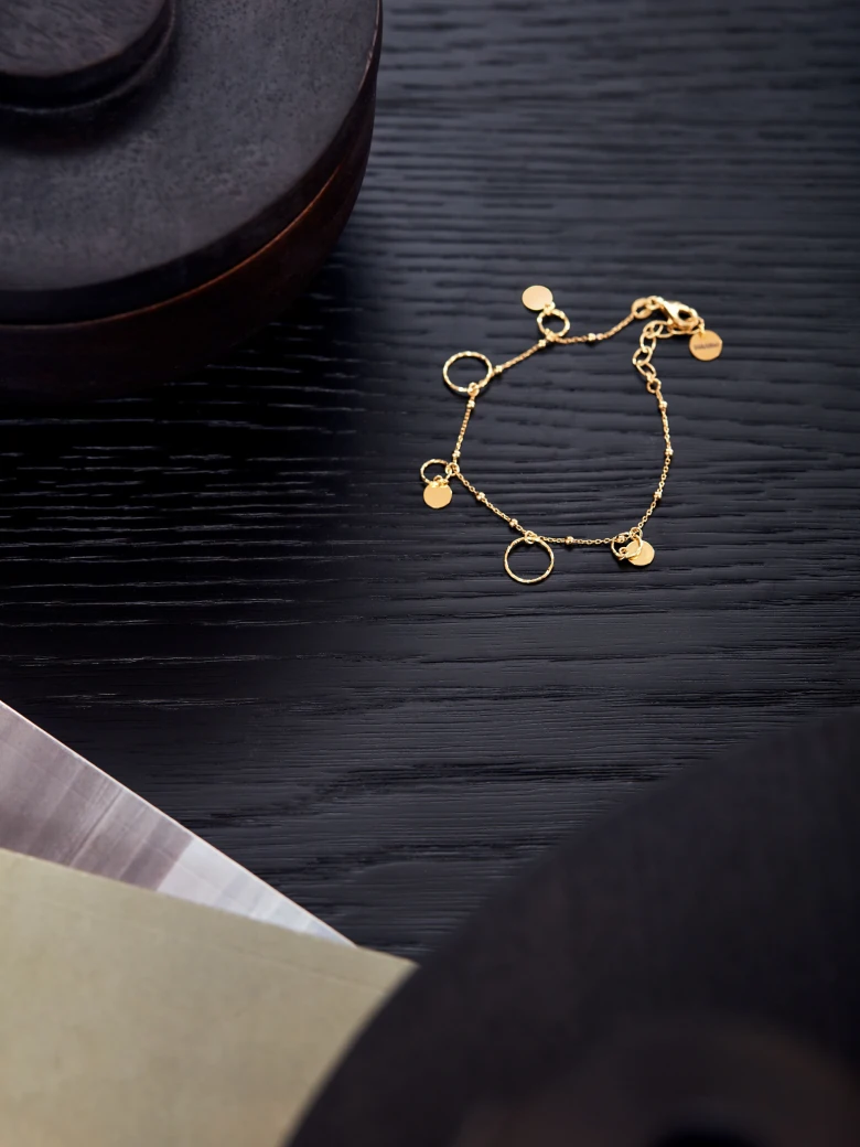 GOLD PLATED BRACELET WITH PEARLS