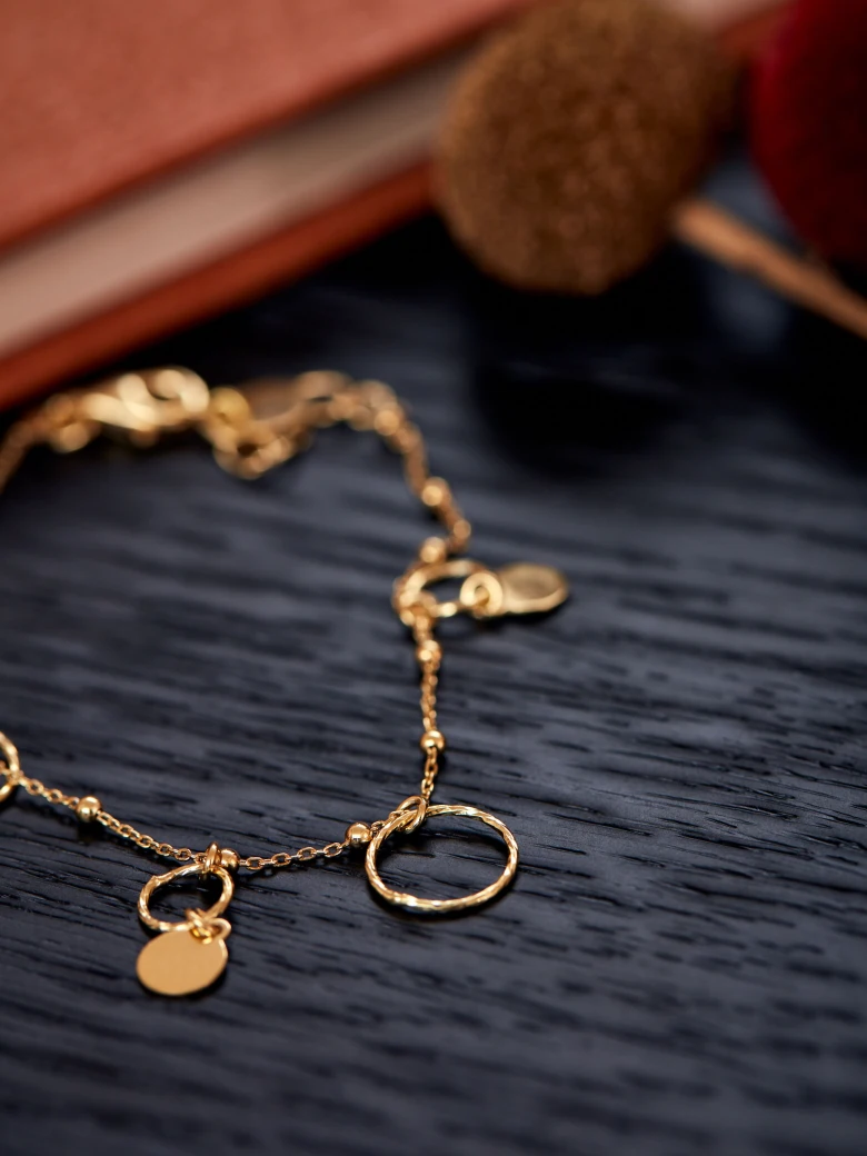 GOLD PLATED BRACELET WITH PEARLS