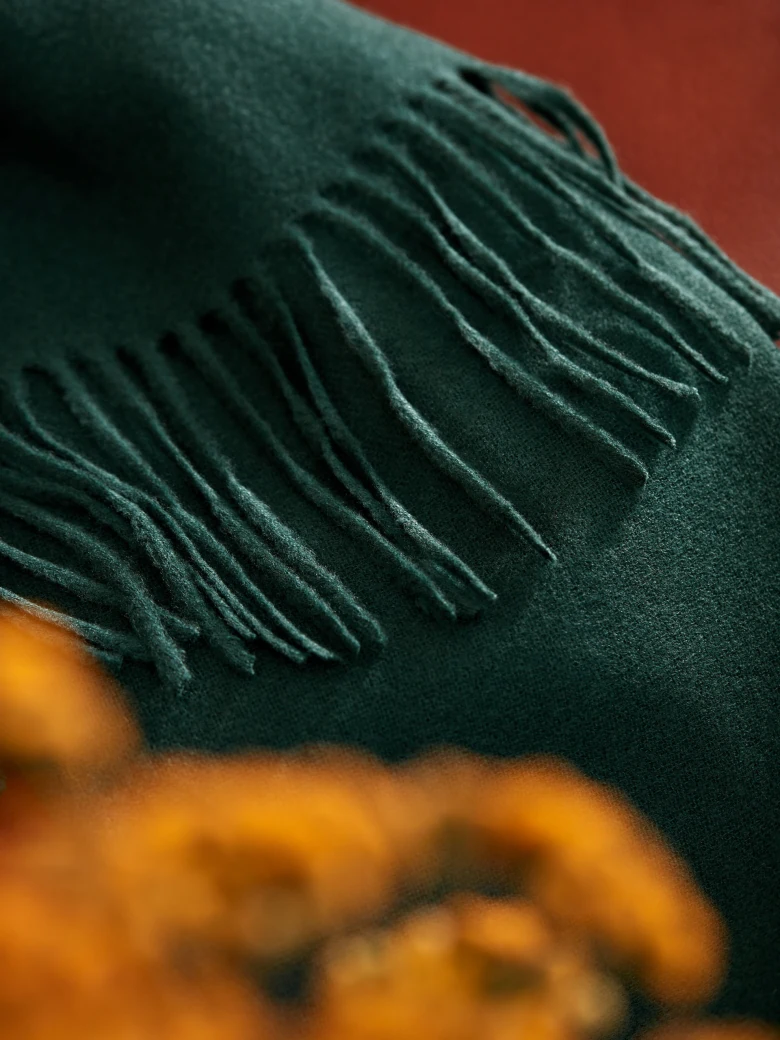 BOTTLE GREEN WOOL SCARF