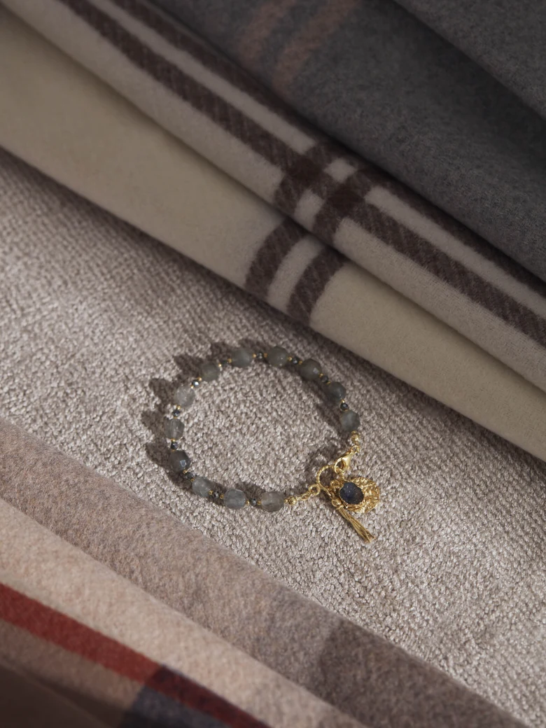 BRACELET WITH NATURAL STONES