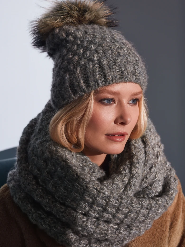 GRAY CAP