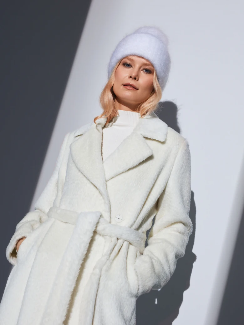 WHITE CAP MADE OF MOHAIR AND MERINO WOOL