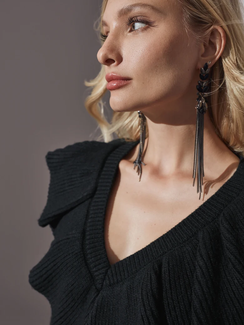 LONG BLACK EARRINGS