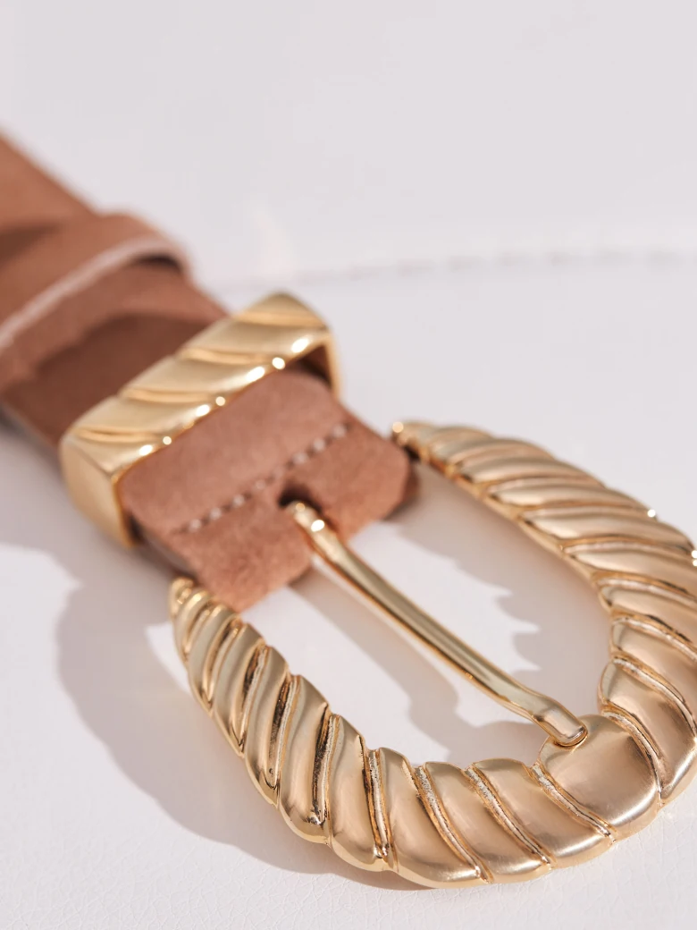 Camel belt with large buckle