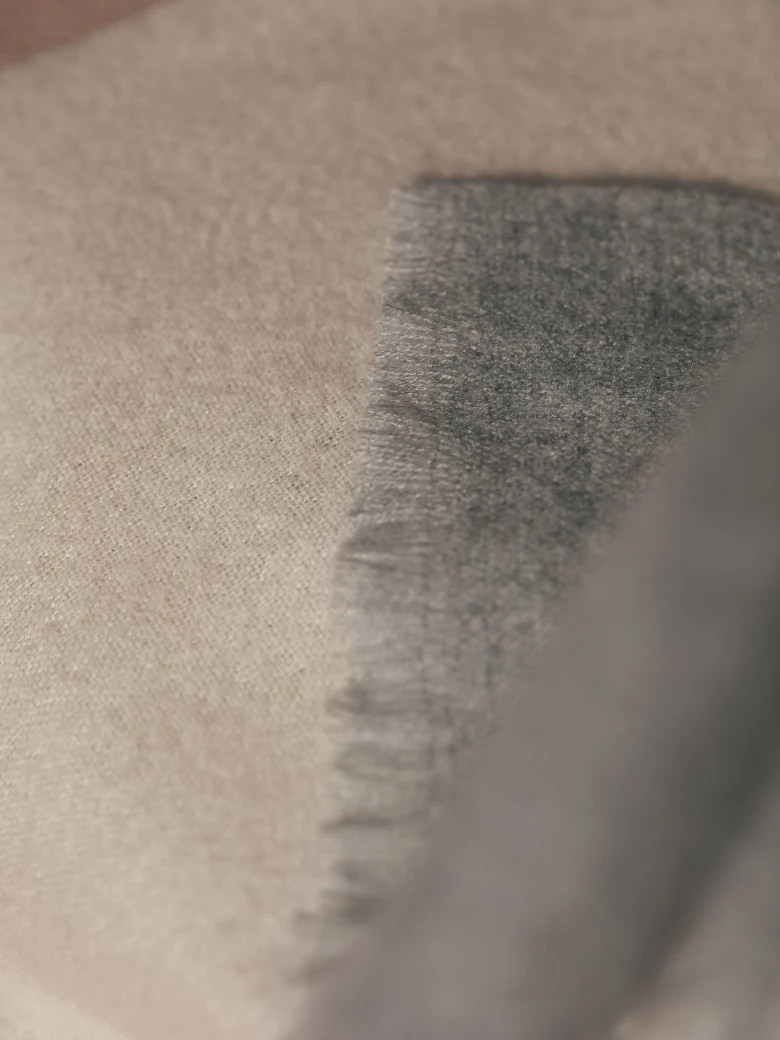 LARGE GRAY SCARF