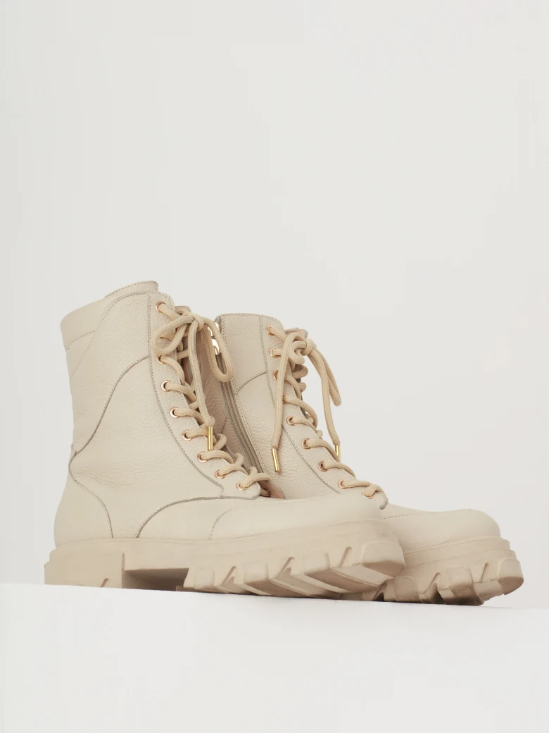 Lace-up leather boots