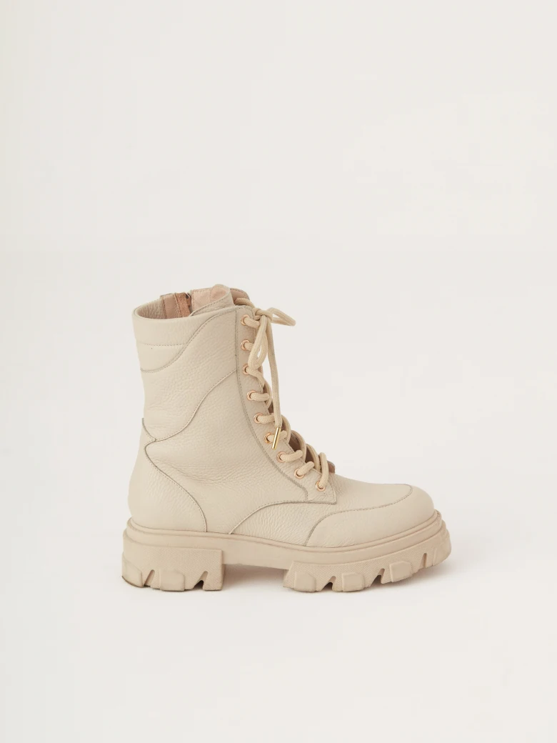 Lace-up leather boots