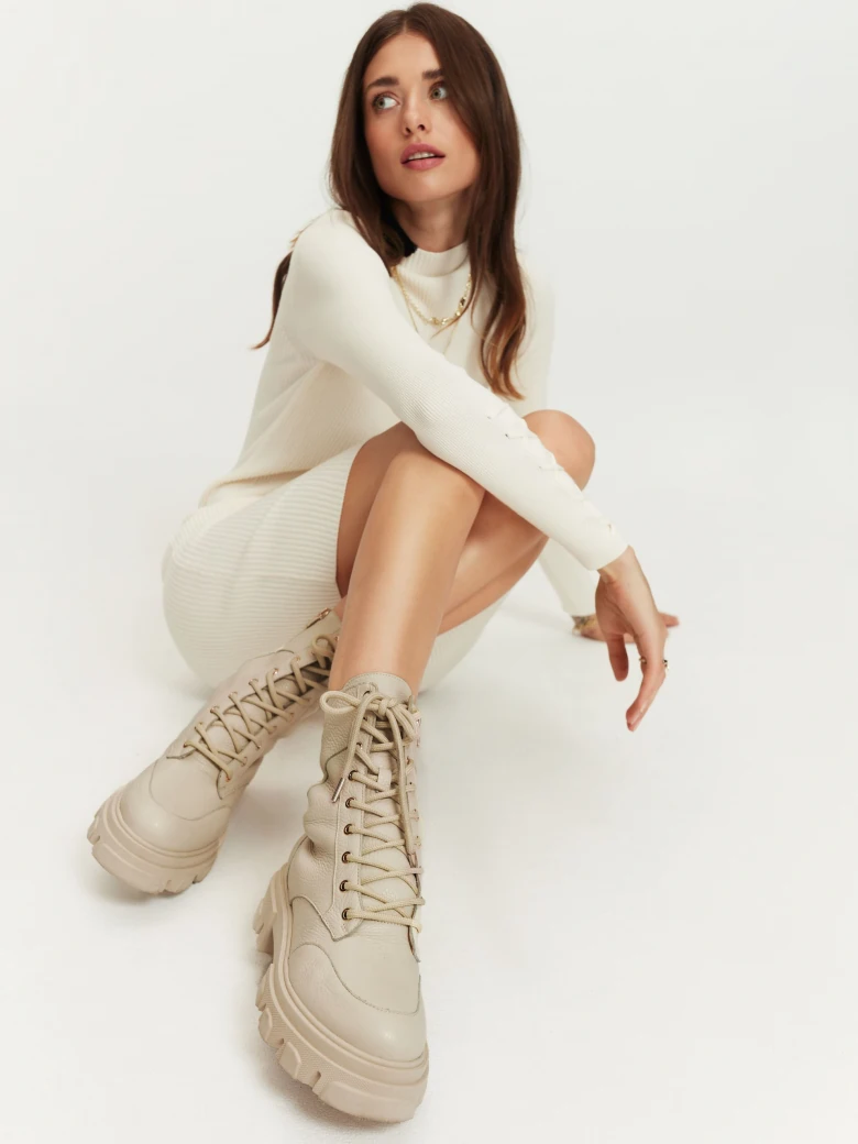 Lace-up leather boots