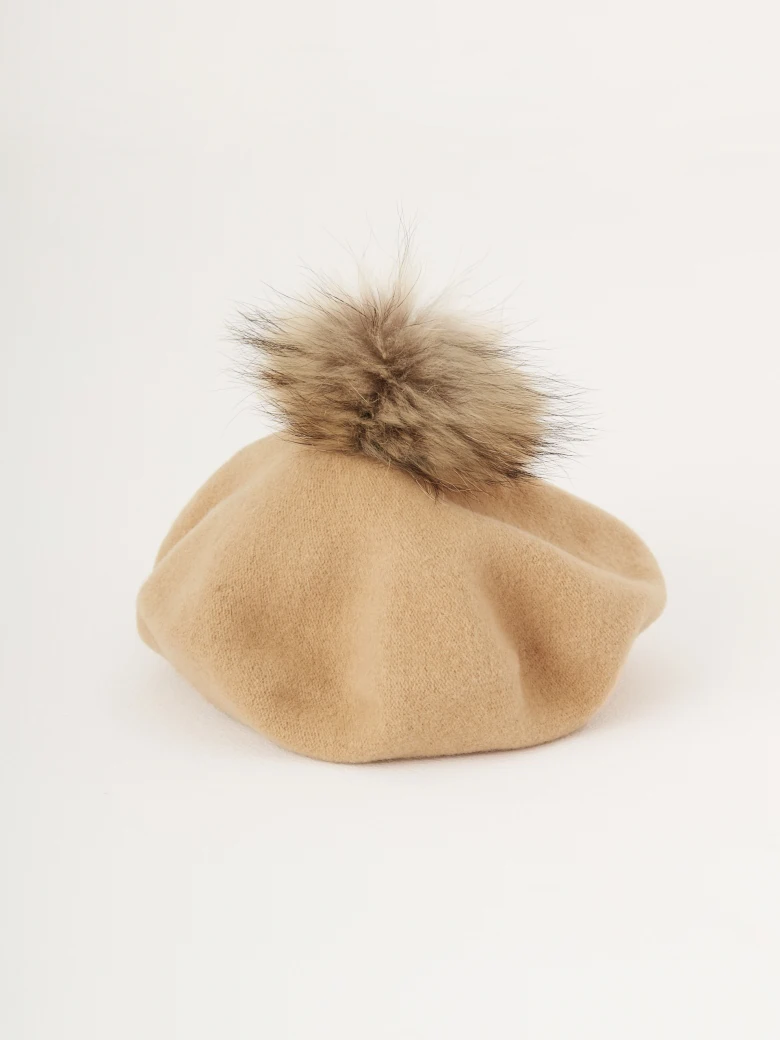 Caramel beret with crystals
