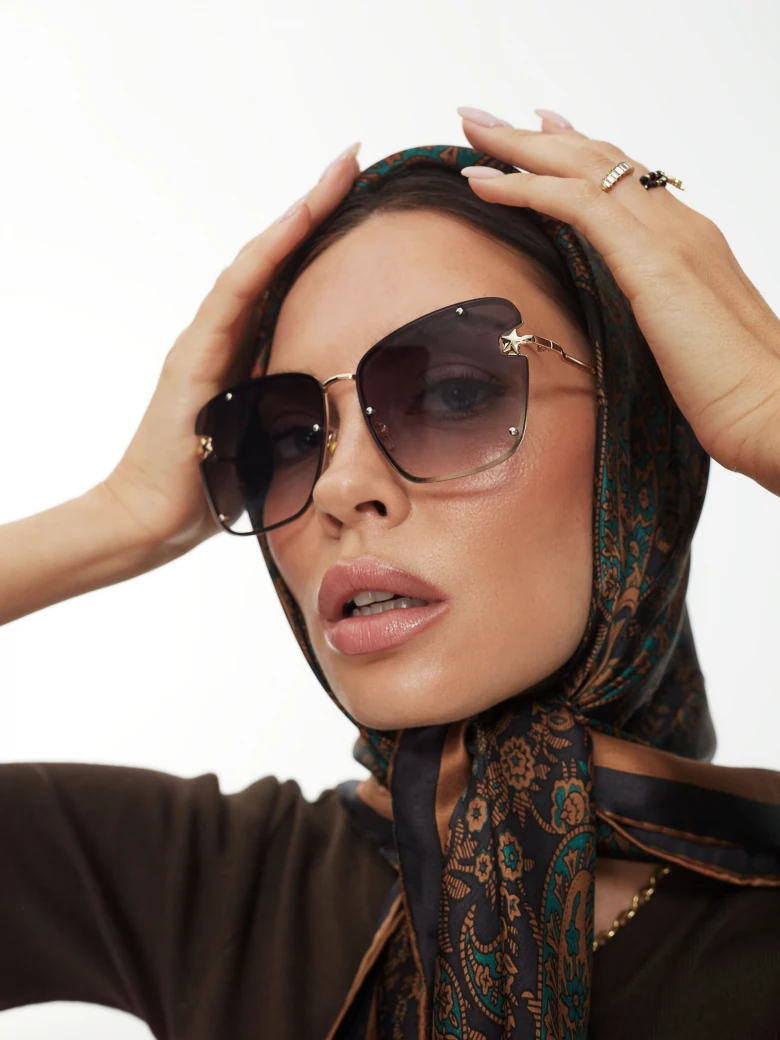 Sunglasses with decorative stars