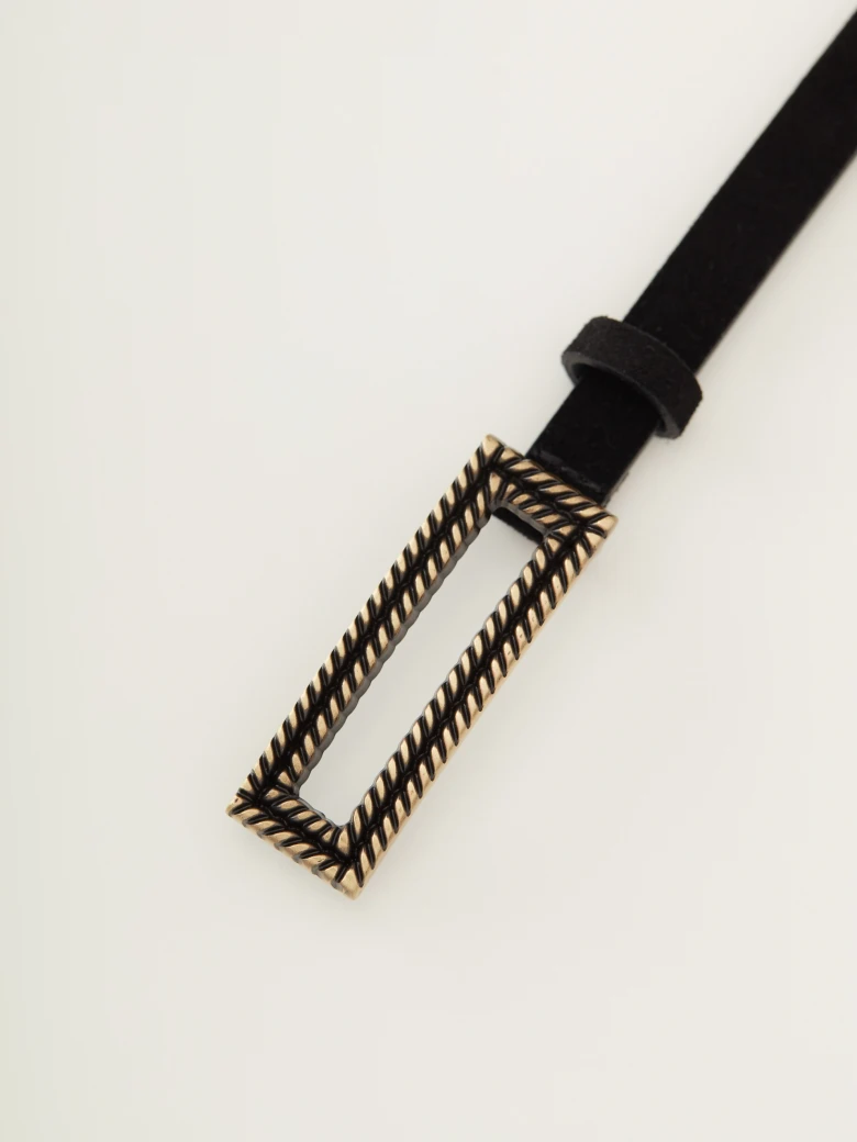 Thin belt with decorative buckle