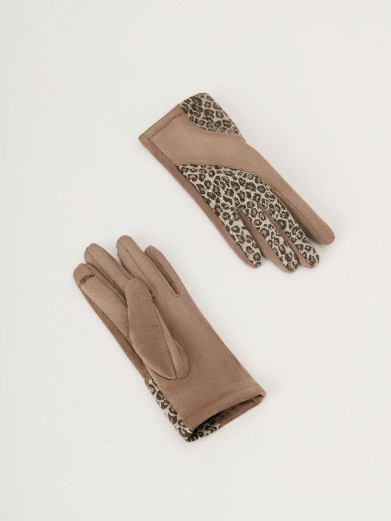 Beige gloves with animal pattern