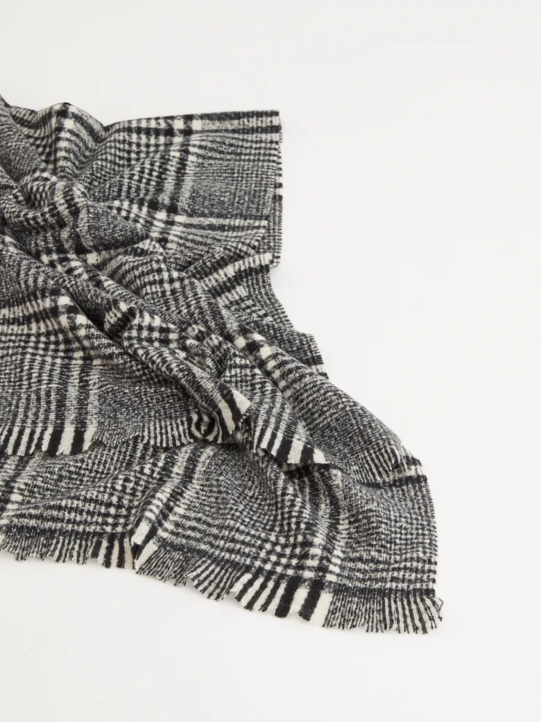 Checkered scarf