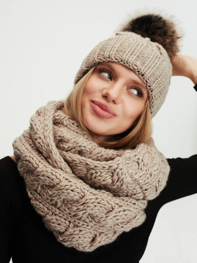 Wool chimney in beige color