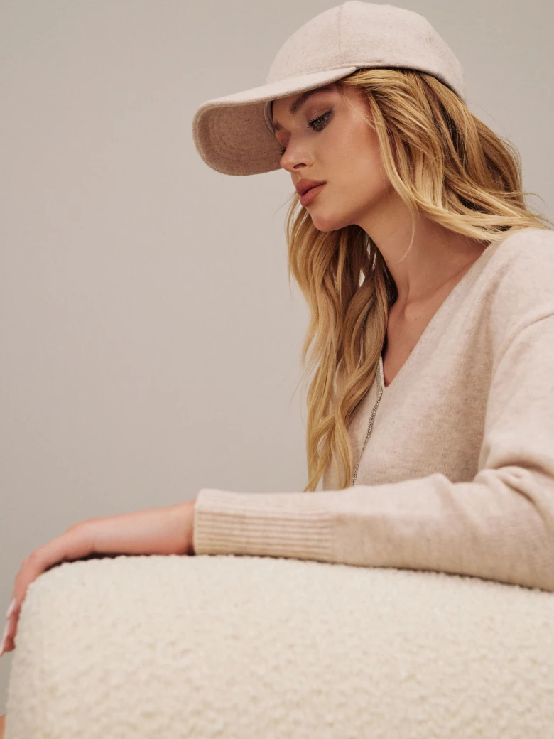 Beige baseball cap with wool fabric