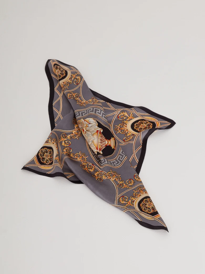 Silk gavroche in pattern