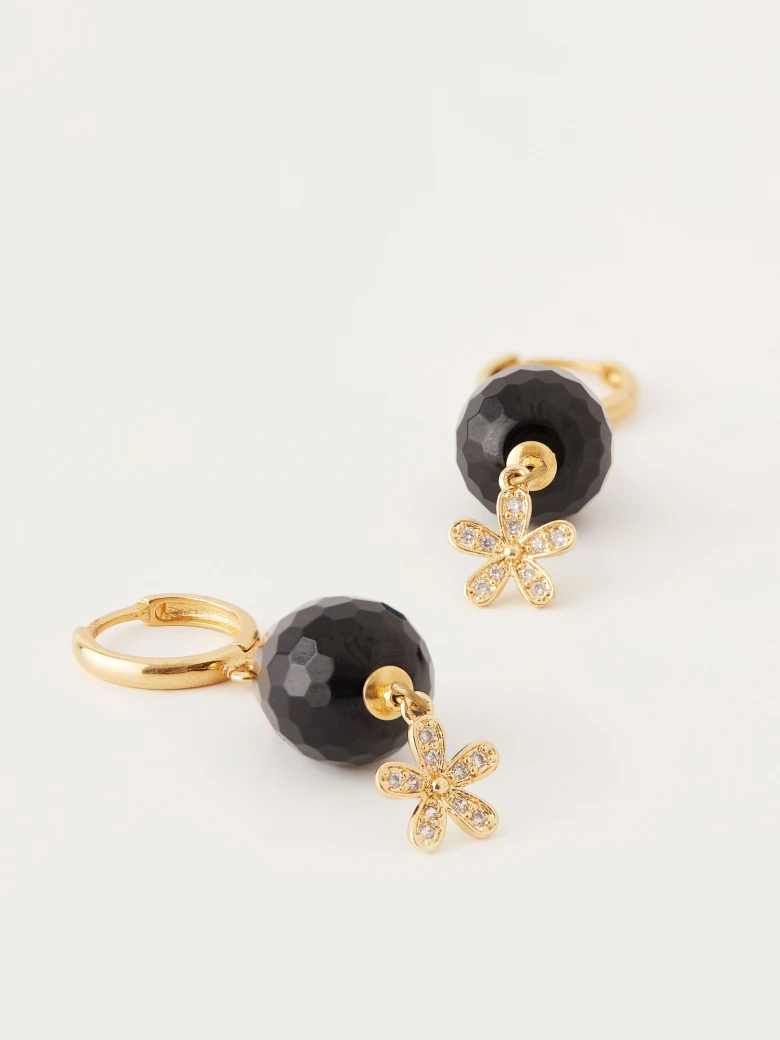 Premium earrings in gold plated silver with onyxes