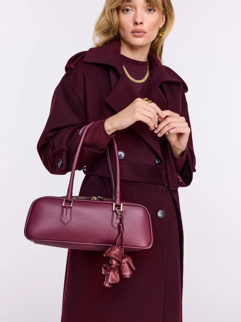 Leather keyring with burgundy roses