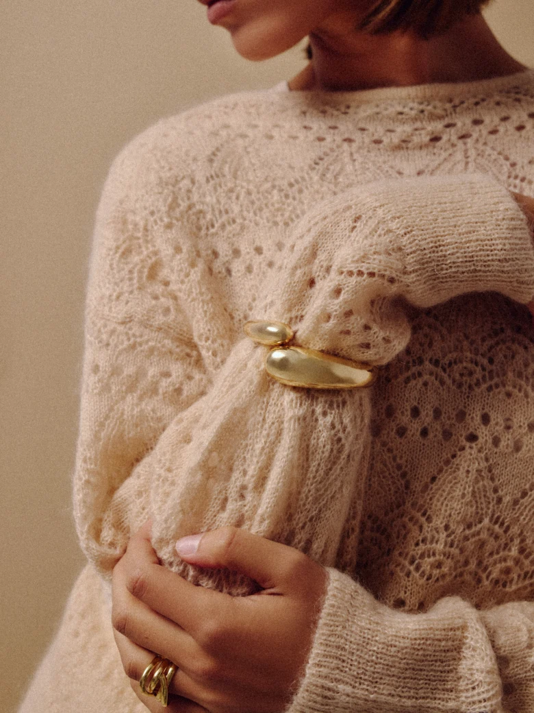 Metal bracelet in gold color