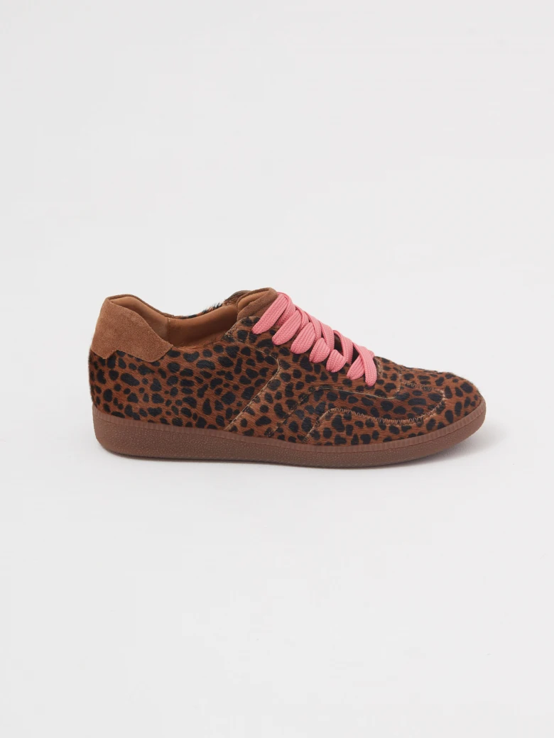 Leather sneakers with leopard print and interchangeable laces