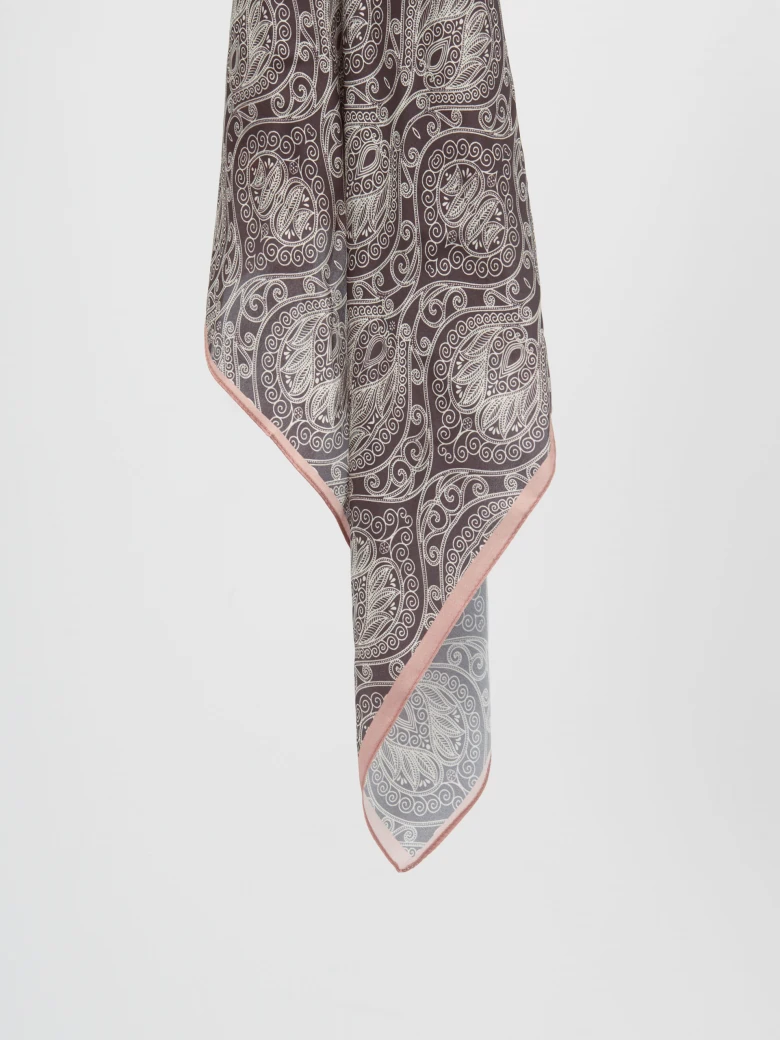 Silk scarf with oriental patterns