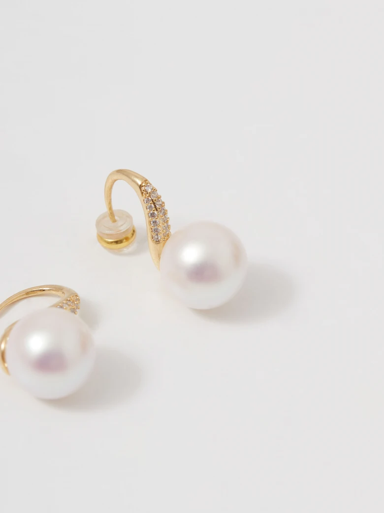 Gold-plated earrings with pearls and zircons