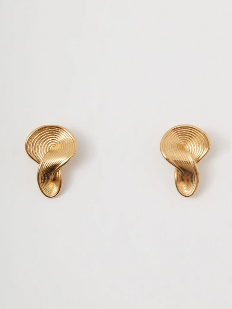 Gold-plated earrings with an irregular shape