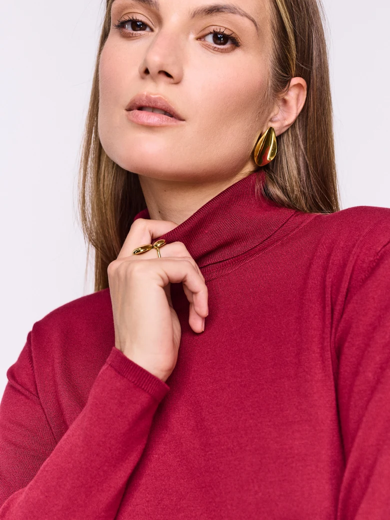Gold-plated drop-shaped earrings