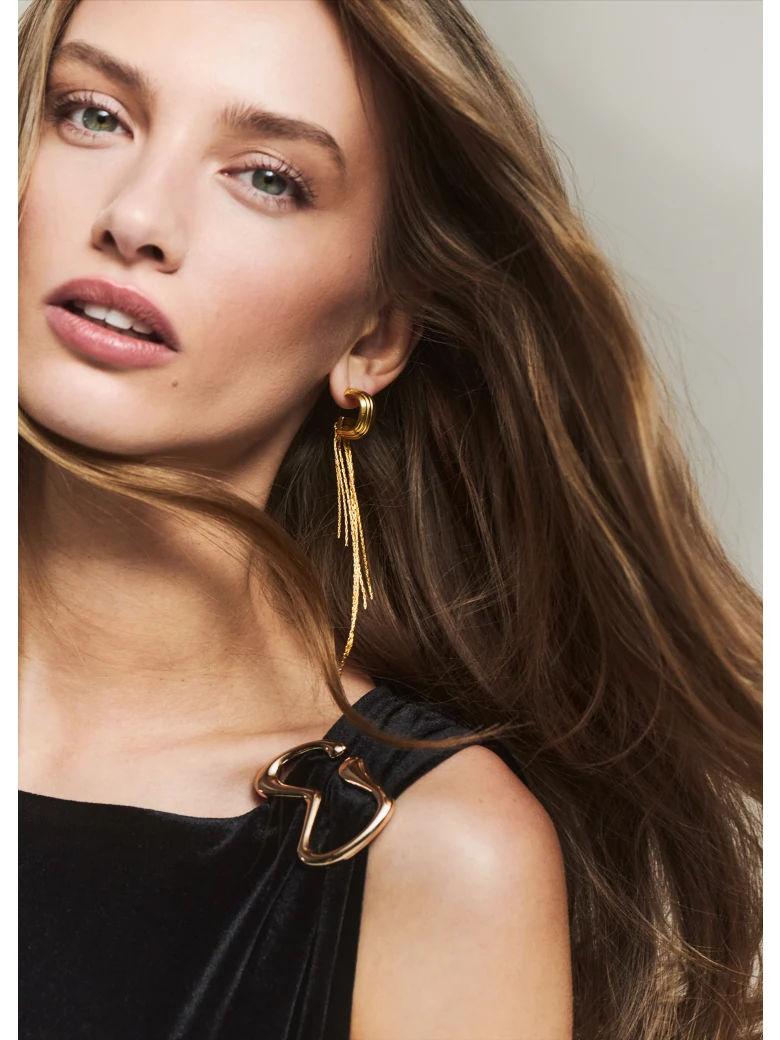 Long gold-plated earrings with chains
