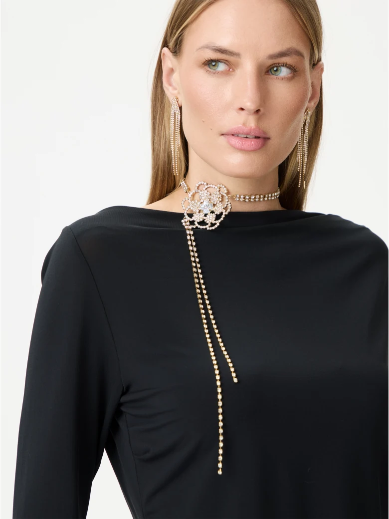 Gold-plated necklace with a large flower-shaped pendant