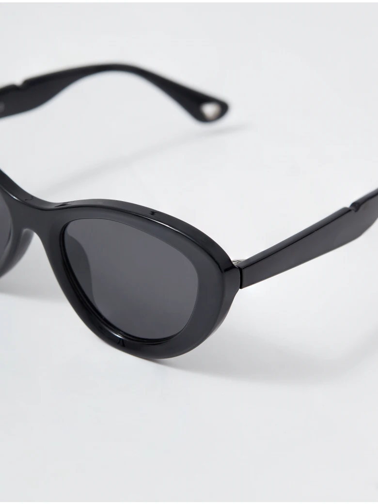 Black cat-eye sunglasses