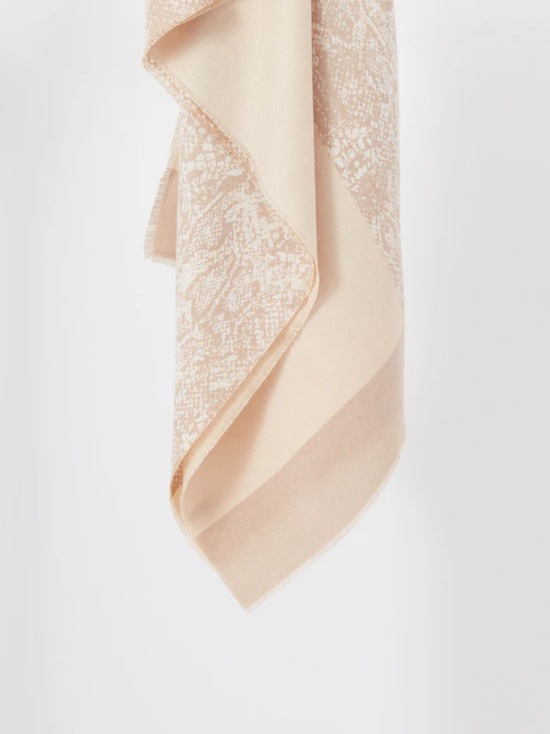 Beige scarf with animal print and wool