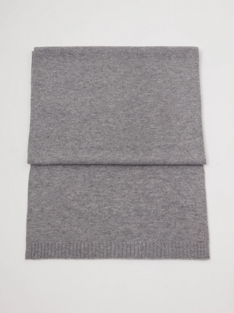 Duży szary szal z wełny