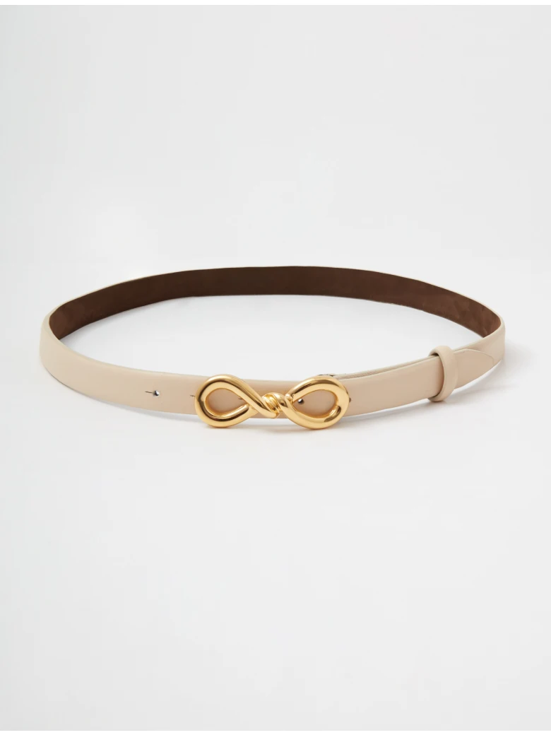 Cream leather belt with a bombato effect