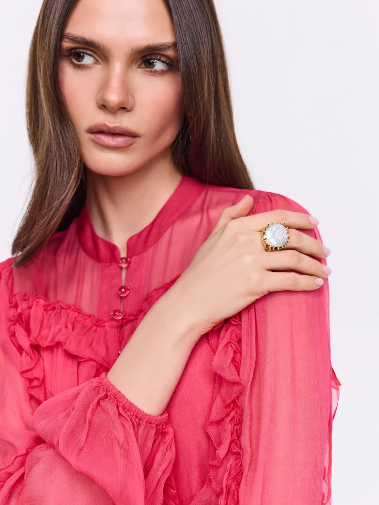 A unique ring with a natural pearl