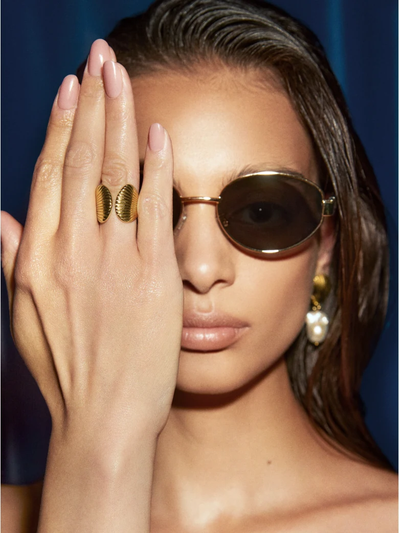 Gold-plated shell-shaped ring
