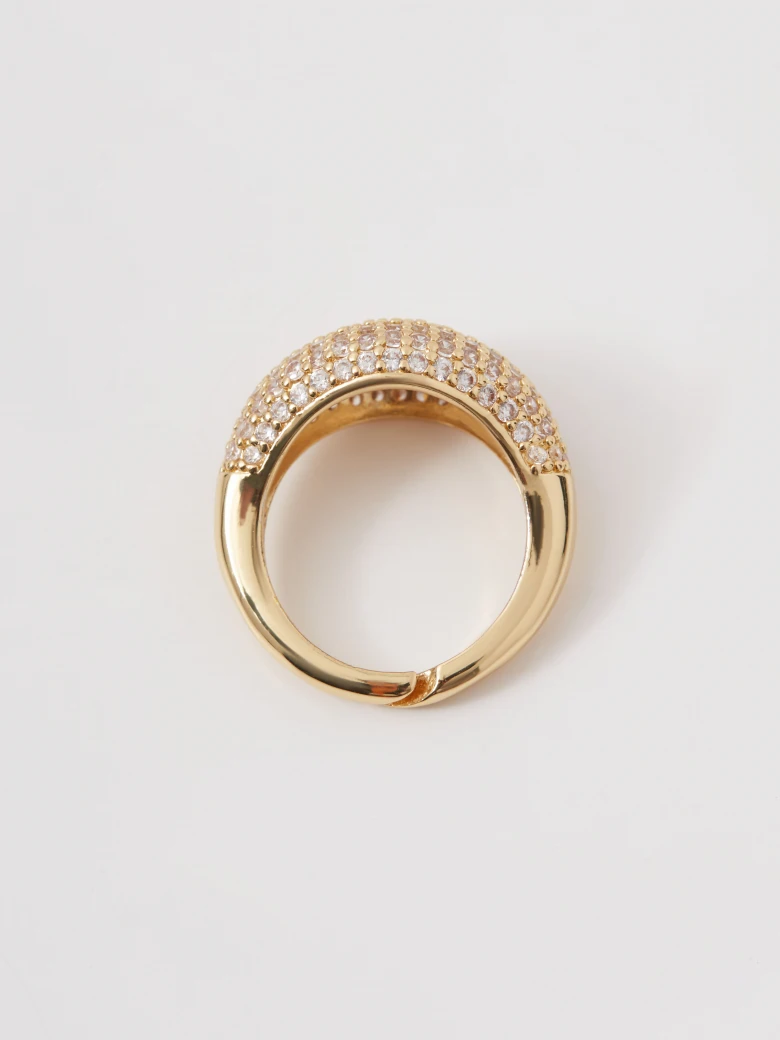 Gold-plated ring with glass crystals