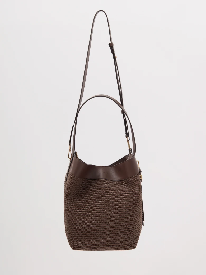 Czekoladowa torebka skórzana bucket bag