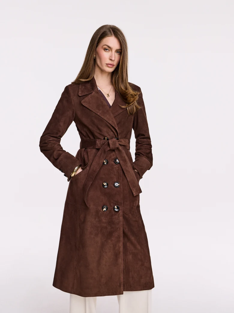 Czekoladowy dwurzędowy płaszcz zamszowy