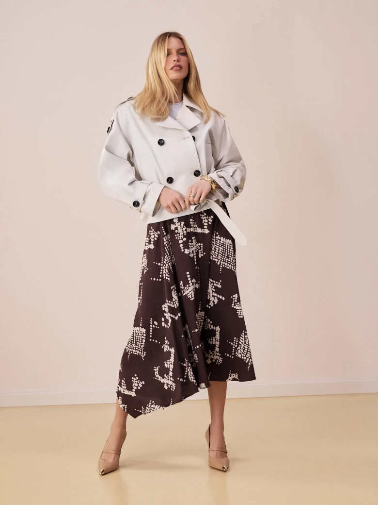 Elegant asymmetrical skirt with print