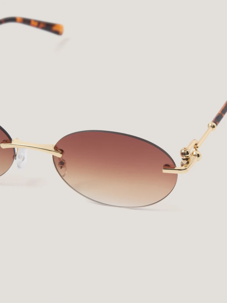 Oval sunglasses